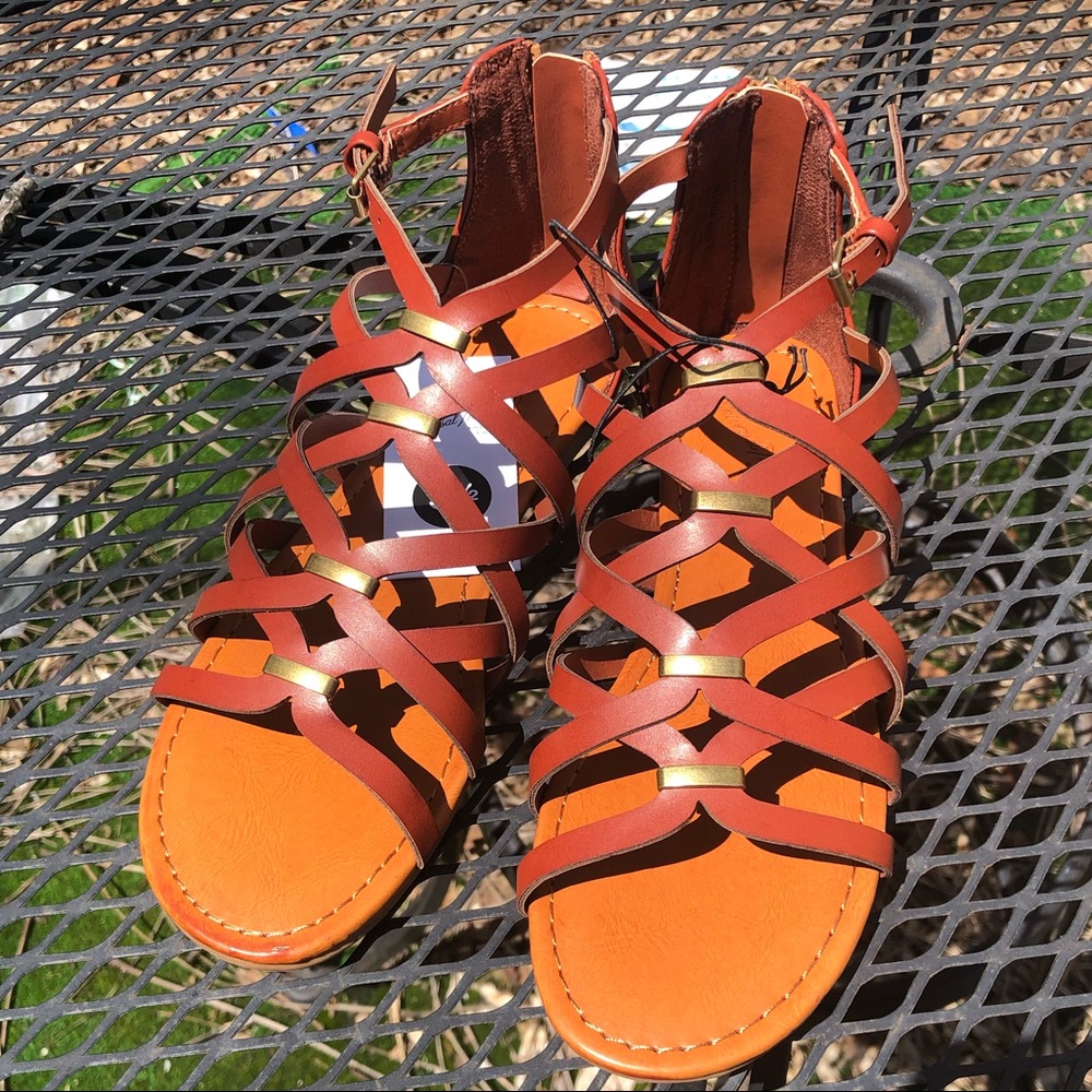 SANDAL size 5.5